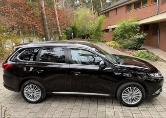 Mitsubishi Outlander - 4