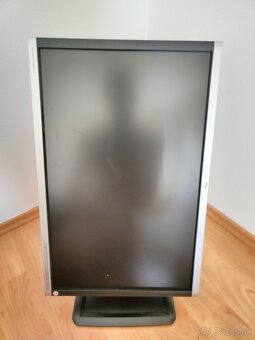 HP Compaq LA2405wg (24") - 4