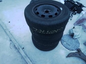 Predám zimné kolesá 195 / 65 R 15 5x100 - 4