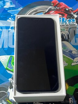 Predám iPhone 11 128GB - 4