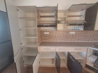 Kuchynská linka - 4