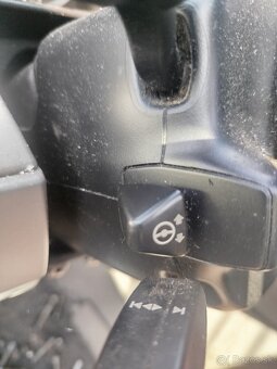 BMW E60 rozpredám 160kw automat - 4