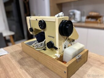 Retro kufríkový šijací stroj - 4