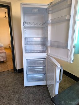 Chladnička s mrazničkou Beko. - 4
