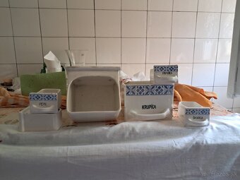 Organizer na koreniny porcelánové v drevenom dtojane - 4