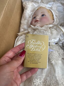 Zberateľská porcelánová bábika s certifikátom - 4