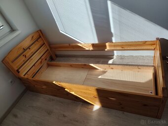 Drevená posteľ s úložným priestorom - 4