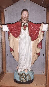 Starožitná skrinka, kaplnka so soškou. - 4