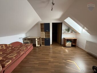 NA PREDAJ 4 IZBOVÝ RODINNÝ DOM, SENEC, CENTRUM, TICHÁ LOKALI - 4