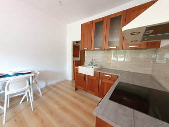 >>>>2-izbový tichý byt - 200m od OC NIVY - BLÍZKO CENTRA - 4