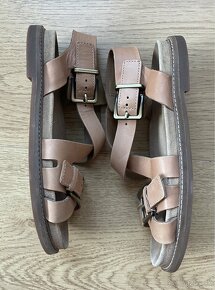 Kožené sandále Clarks - 4