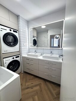 KOŠICE - KRÁSNY 4IZBOVY BYT - KOMPLETNÁ REKONŠTRUKCIA,LOGGIA - 4