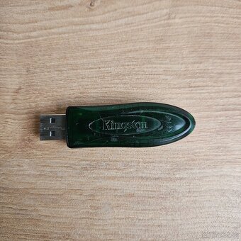 USB kluc Kingston 8 GB - 4
