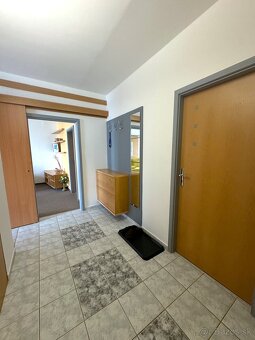 Na prenájom pekný, útulný 3 izbový byt na Pereckej ulici - 4