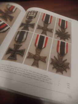 Rády a vyznamenania Aurera Praha - 4