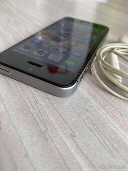 iPhone SE - 4