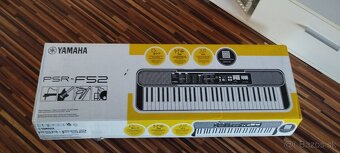 Yamaha PSR-F52 Keyboard - 4