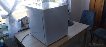 Mini chladnička Hisense RR55D4AW1 - 4