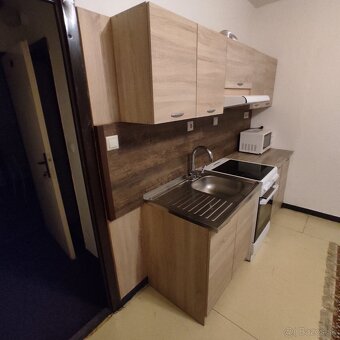 Prenajmem byt 2+kk s balkóm v Nitre - 4