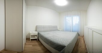 Chcete bývať priamo v centre mesta Nitra? Garážové statie k - 4