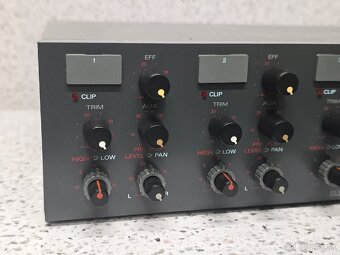 ELECTRONIC MUSIC MIXER TOA MODEL D-4 》 hudobný mixážny pult - 4