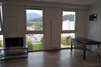 Prenajmem kompletne zariadený 1.izb. byt v CENTRE PB - 4