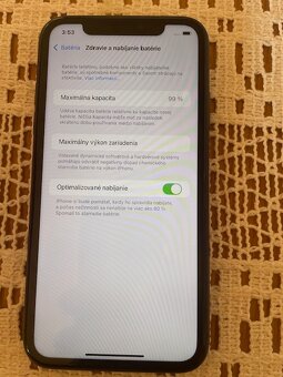 Krásny Iphone 11 64GB batéria 99 percent - 4