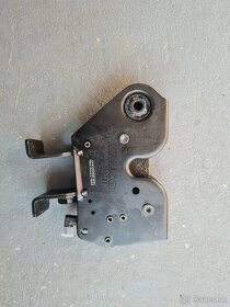 IVECO STRALIS zámok kabíny 504088023 - 4