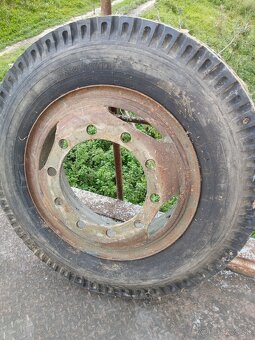 Kúpim 2 ks disky 10 dierové Na pneumatiky 8,25-20 - 4