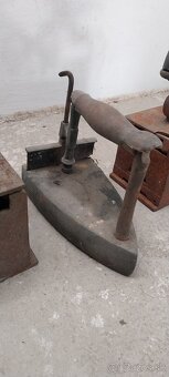 Starožitné kovové žehličky - 4