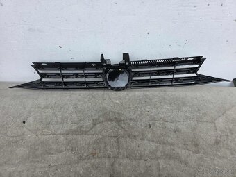 VW Touran 2015- maska so znakom pod radar - 4