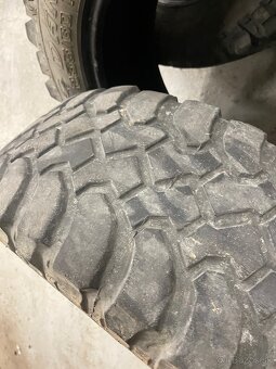 235/60R16 - 4