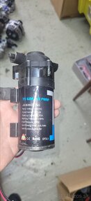 Postrekovacie čerpadlo 12V pomocné vodné čerpadlo DC 70W
- 4