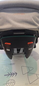 Britax Römer Autosedačka Baby-Safe 3 i-Size so základňou - 4
