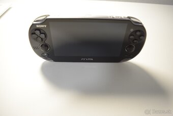 PS VITA OLED (PCH 1004) – Cracknutá + Púzdro + Nabíjačka
- 4