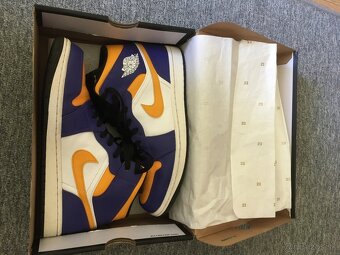 AIR JORDAN 1 MID - 4