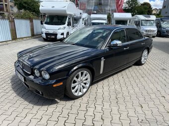Jaguar XJ8 - 4