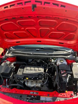 Opel Astra 2010 - 4