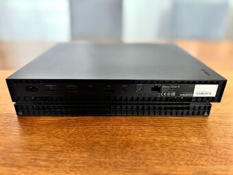 Xbox One X 1TB (4K) + 1 ovládač - 4