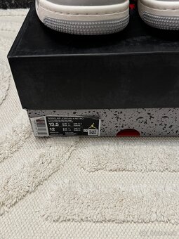 Air Jordan 4 Retro - Frozen Moments - 4