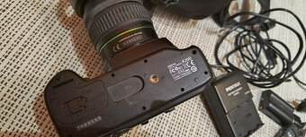 Poškodené tlačítko on/off + fajn fototaška; Pentax K20D - 4