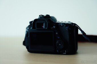 Canon EOS 80D + Canon EF-S 18-135mm f/3.5-5.6 IS nano USM - 4