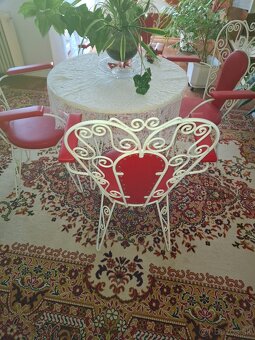 Predám 4 stoličky a stôl - 4