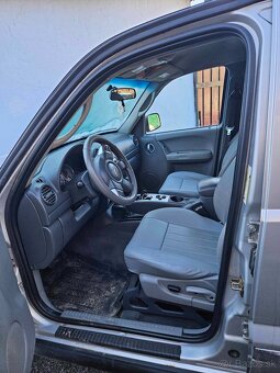 Jeep Cherokee - 4