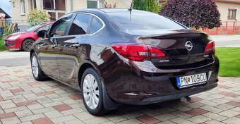 Opel Astra J 1.6 16V - 4