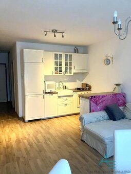 Bezbariérový,  2.izbový byt s predzáhradkou a garážovým stát - 4