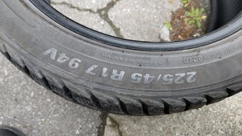 Zimné Kumho WinterCraft 225/45/17 94V - 4