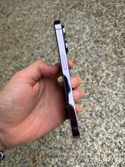 IPhone 14 Pro - baterie 100% - 4