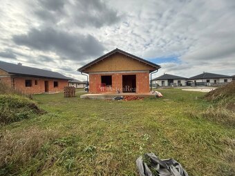 Praktický 4-izbový bungalov v novovybudovanej lokalite- Horo - 4