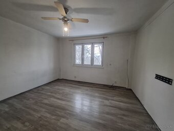 NA PRENÁJOM - 1 izb.byt Kremnica okr. Žiar nad Hronom - 4